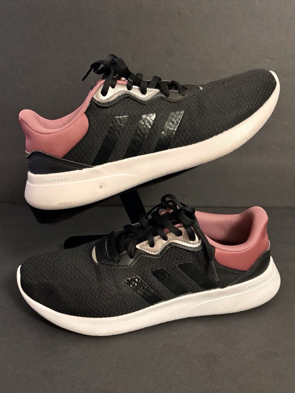 Adidas Women's QT Racer 3.0 sneakers Size 9